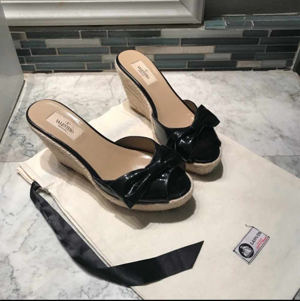 VALENTINO GARAVANI Patent Leather Black Wedges Sz 38.5